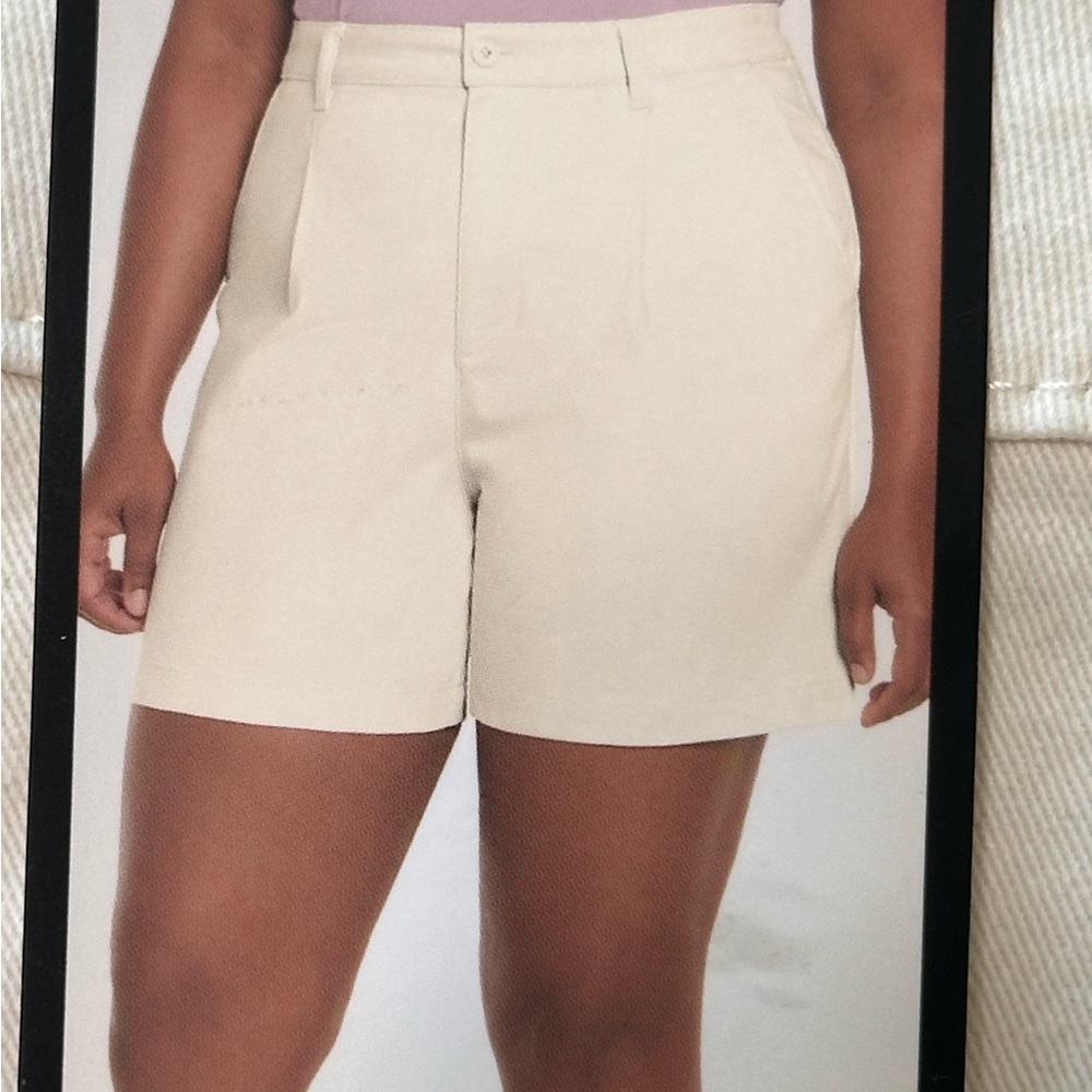 NEW Banana Republic Pleat Front Women Shorts Ivory Flap Pockets Casual Travel 12